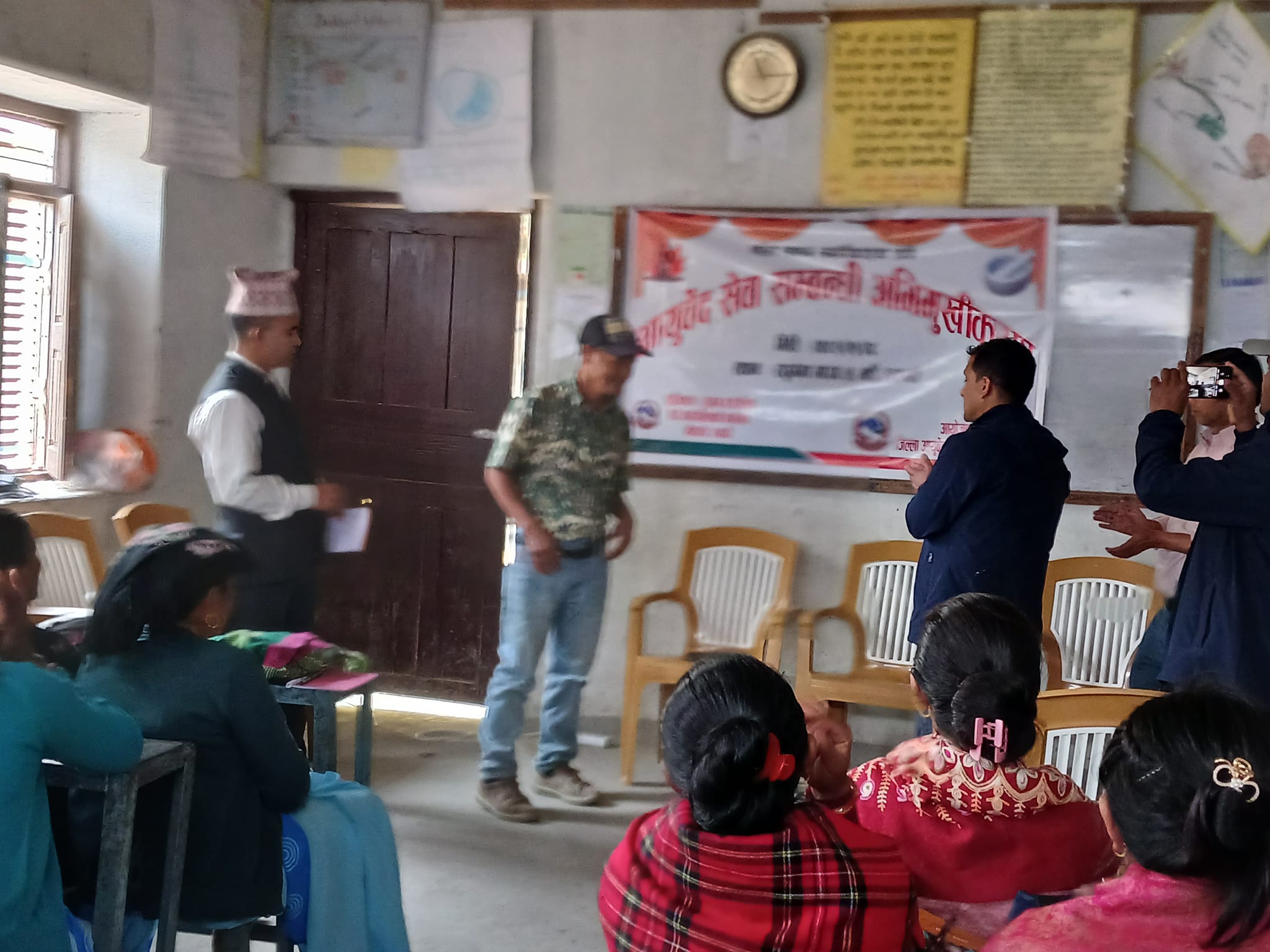महिला स्वास्थ्य स्वयंसेविकाहरूलाई आयुर्वेद सेवासम्बन्धी अभिमुखीकरण कार्यक्रम